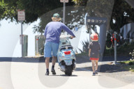 PEOPLE - Owen Wilson's Vespa hat den Geist aufgegeben