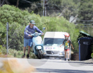 PEOPLE - Owen Wilson's Vespa hat den Geist aufgegeben