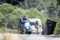 PEOPLE - Owen Wilson's Vespa hat den Geist aufgegeben