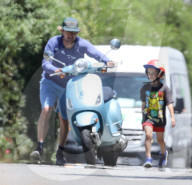 PEOPLE - Owen Wilson's Vespa hat den Geist aufgegeben