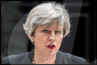 NEWS - Anschlag in Manchester: Theresa May äussert sich an der Downing Street 