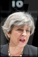 NEWS - Anschlag in Manchester: Theresa May äussert sich an der Downing Street 