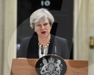 NEWS - Anschlag in Manchester: Theresa May äussert sich an der Downing Street 
