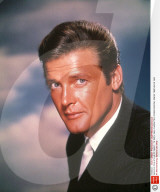 PEOPLE - Roger Moore ist im Alter von 89 Jahren gestorben 