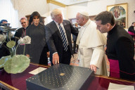 NEWS - Rom: Die Trumps zu Besuch bei Papst Franziskus