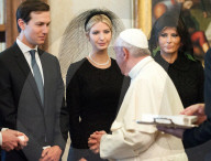 NEWS - Rom: Die Trumps zu Besuch beim Papst - Melania und Ivanka mit Kopfbedekung