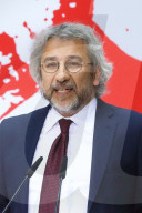 NEWS - Berlin:  Can Dundar erhält den Gustav Heinemann Bürgerpreis