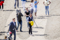 NEWS - Gemälde aus Handtüchern nach Piet Mondriaan am Strand von Scheveningen 