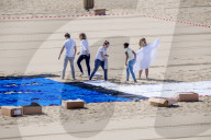 NEWS - Gemälde aus Handtüchern nach Piet Mondriaan am Strand von Scheveningen 