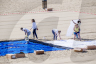 NEWS - Gemälde aus Handtüchern nach Piet Mondriaan am Strand von Scheveningen 