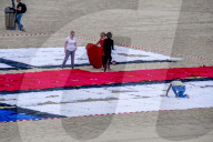 NEWS - Gemälde aus Handtüchern nach Piet Mondriaan am Strand von Scheveningen 