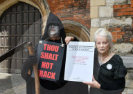PEOPLE - Vivienne Westwood protestiert gegen Fracking