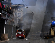 NEWS - Indien: Heftige Auseinandersetzungen in Kolkata