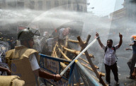 NEWS - Indien: Heftige Auseinandersetzungen in Kolkata