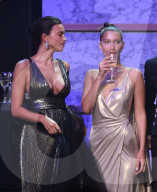 PEOPLE - Cannes 2017: AmfAR Gala - Die Show