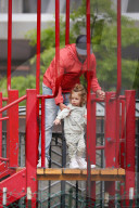 EXKLUSIV - Daddy on Duty: Justin Timberlake spielt mit Klein Silas im Park