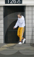 PEOPLE - Louis Tomlinson kriegt Besuch von Freundin Elanor