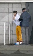 PEOPLE - Louis Tomlinson kriegt Besuch von Freundin Elanor