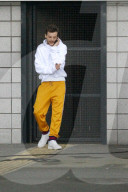 PEOPLE - Louis Tomlinson kriegt Besuch von Freundin Elanor