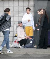 PEOPLE - Louis Tomlinson kriegt Besuch von Freundin Elanor