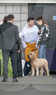 PEOPLE - Louis Tomlinson kriegt Besuch von Freundin Elanor