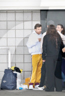 PEOPLE - Louis Tomlinson kriegt Besuch von Freundin Elanor