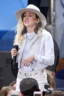 PEOPLE - Miley Cyrus rockt die Today Show