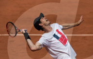 PEOPLE - Novak Djokovic trainiert mit Andre Agassi im Roland Garros Stadion
