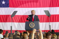 NEWS - Italien: Trump besucht den MilitÃ¤rflugplatz in Sigonella