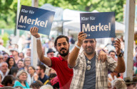 NEWS - MÃ¼nchen: Angela Merkel im Festzelt bei der Truderinger Festwoche 