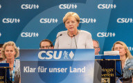 NEWS - MÃ¼nchen: Angela Merkel im Festzelt bei der Truderinger Festwoche 