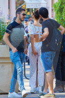 PEOPLE - Cannes 2017: Bella Hadid unwohl in Netzhose