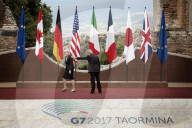 NEWS - G7 in Taormina: Posieren für das Gruppenbild