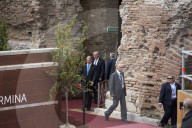 NEWS - G7 in Taormina: Posieren für das Gruppenbild