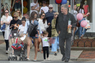 PEOPLE - Alec Baldwin mit der ganzen Familie in New York unterwegs