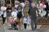 PEOPLE - Alec Baldwin mit der ganzen Familie in New York unterwegs