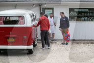 EXKLUSIV - Justin Timberlake und Jessica Biel gehen mit dem VW Bus einkaufen
