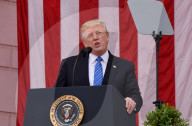 NEWS - Donald Trump legt Blumen nieder in Arlington anlässlich des Memorial Day