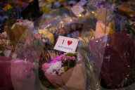 NEWS - Gedenkfeier für die Opfer in Manchester auf dem St. Ann's Square