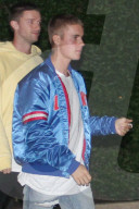 PEOPLE - Justin Bieber geht mit Freunden in den Hamptons zum Dinner