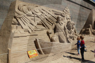 FEATURE - Sandskulpturen Festival in St. Petersburg