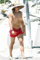 EXKLUSIV - Orlando Bloom mit einer 'Mystery Women' am Beach von Malibu