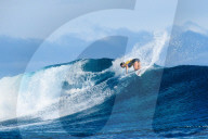 PEOPLE - Outerknown Fiji Women's Surf Wettbewerb