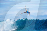 PEOPLE - Outerknown Fiji Women's Surf Wettbewerb