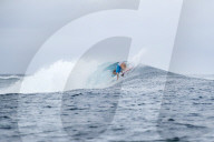 PEOPLE - Outerknown Fiji Women's Surf Wettbewerb