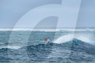 PEOPLE - Outerknown Fiji Women's Surf Wettbewerb