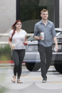 PEOPLE - Arm in Arm unterwegs:  Ariel Winter und Levi Meaden