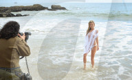 EXKLUSIV - Joanna Kruppa posiert sexy am Strand von Malibu