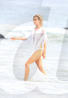 EXKLUSIV - Joanna Kruppa posiert sexy am Strand von Malibu