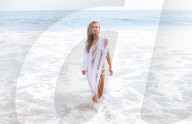 EXKLUSIV - Joanna Kruppa posiert sexy am Strand von Malibu